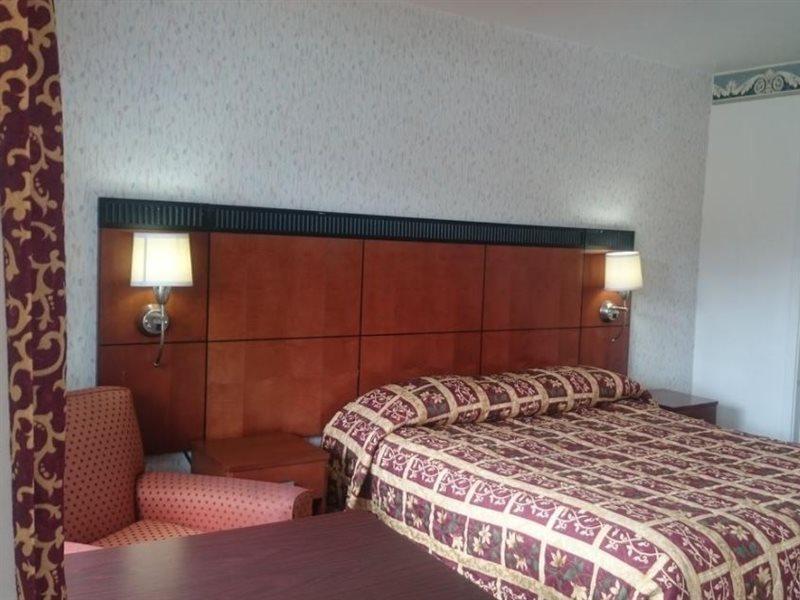 Monterey Fairgrounds Inn Экстерьер фото