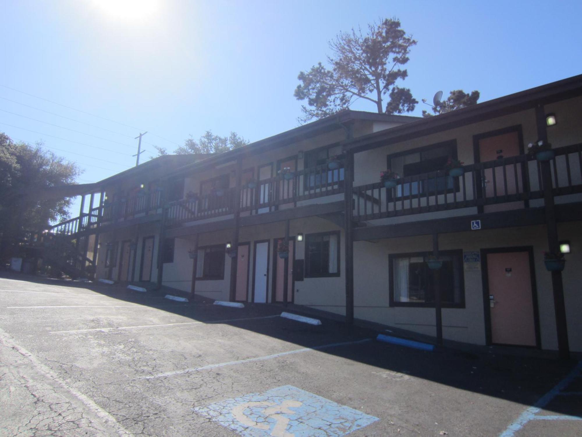 Monterey Fairgrounds Inn Экстерьер фото