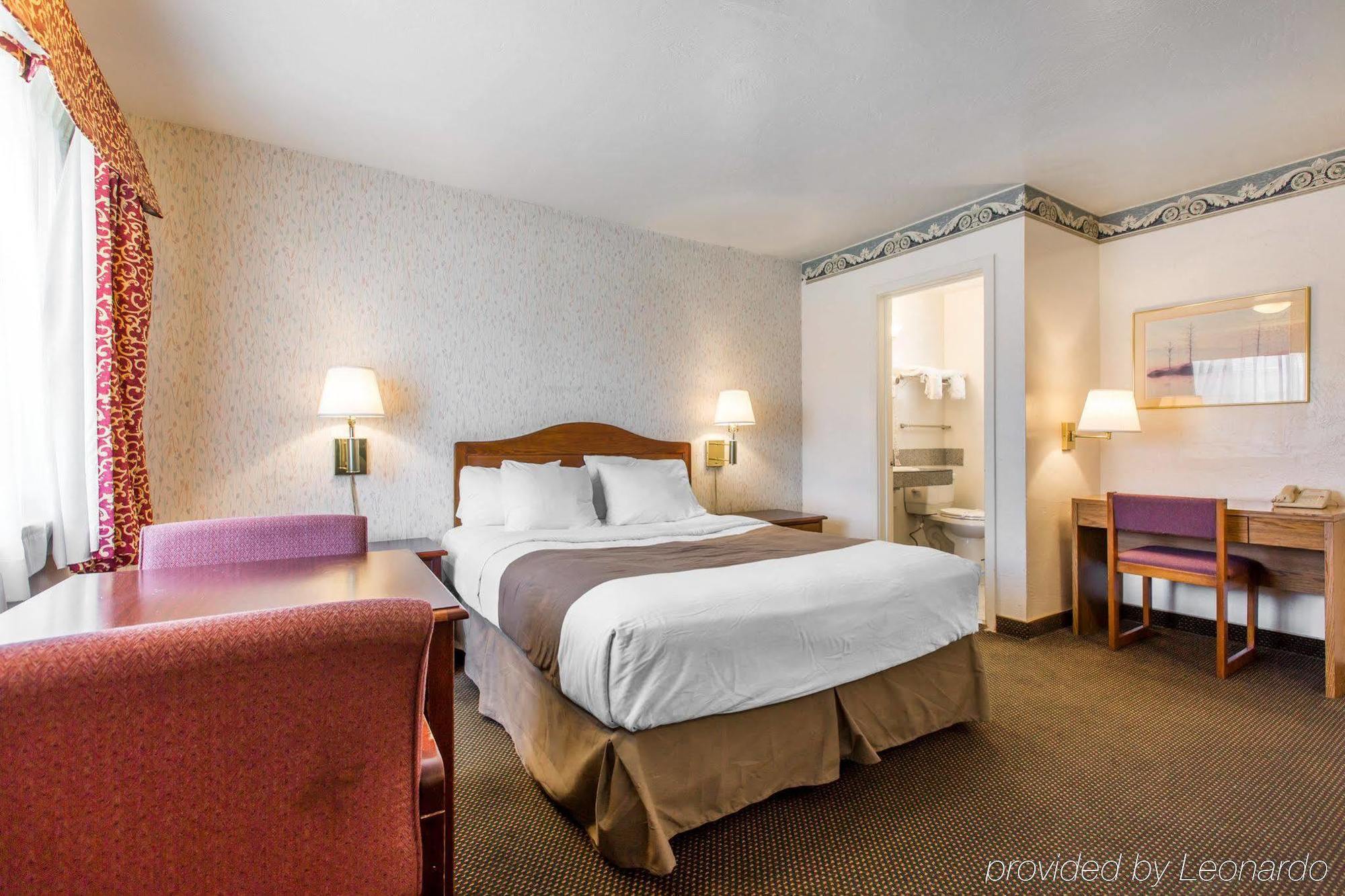 Monterey Fairgrounds Inn Экстерьер фото